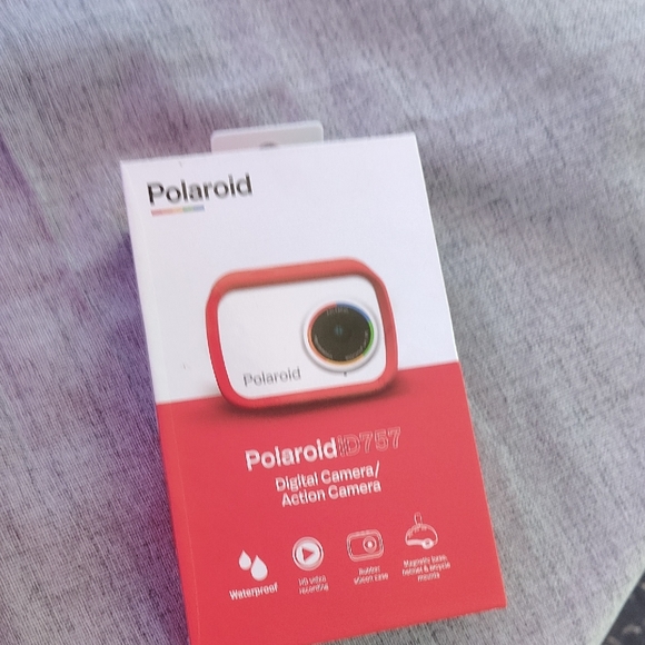 Polaroid B757 Red Digital Camera - Picture 1 of 1